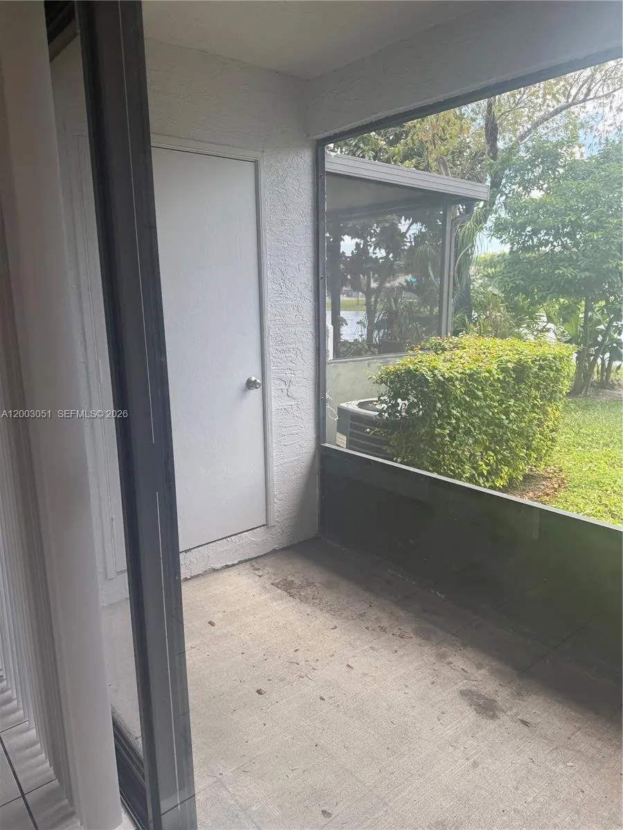 1815 NW 56th Ter #15 Lauderhill, FL 33313