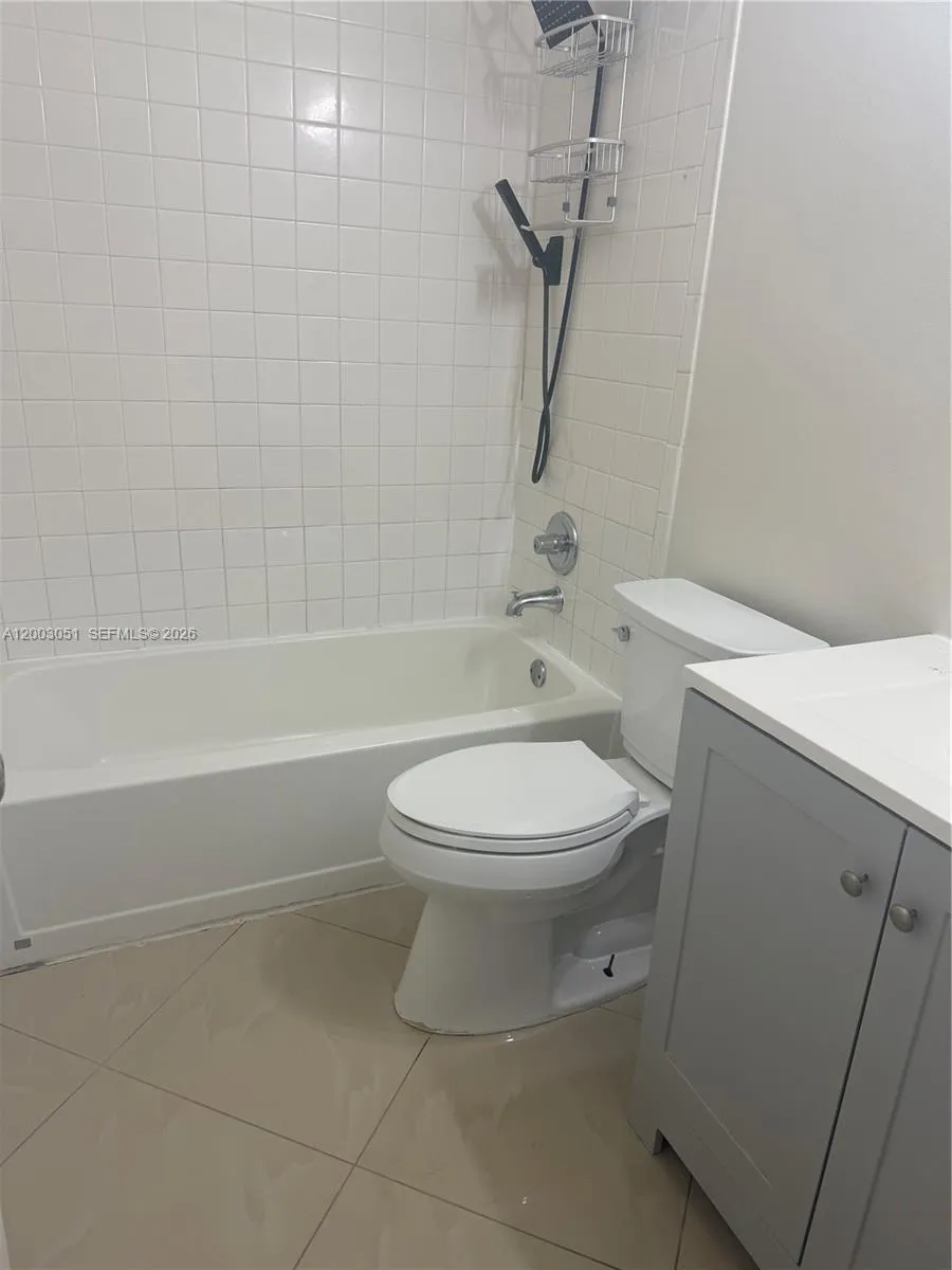 1815 NW 56th Ter #15 Lauderhill, FL 33313