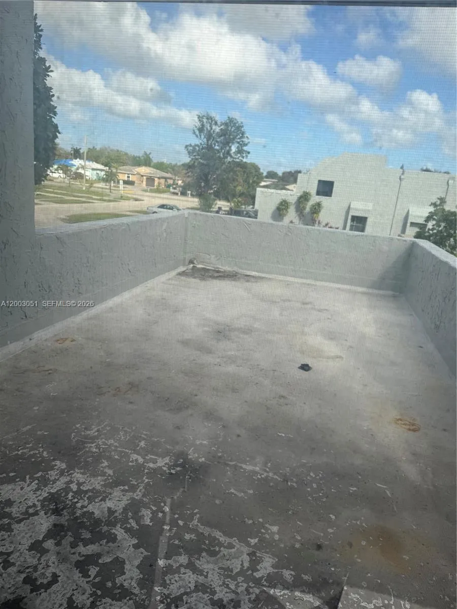 1815 NW 56th Ter #15 Lauderhill, FL 33313