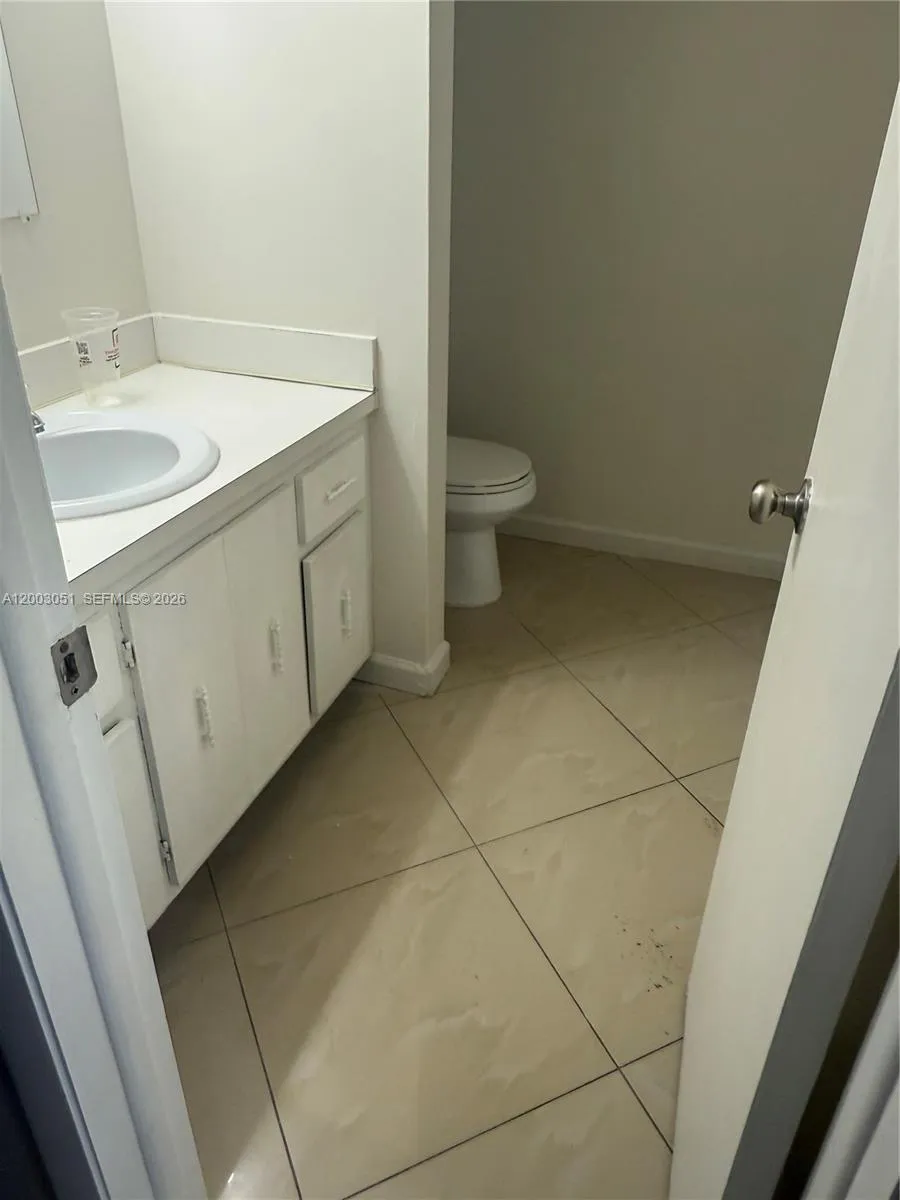 1815 NW 56th Ter #15 Lauderhill, FL 33313