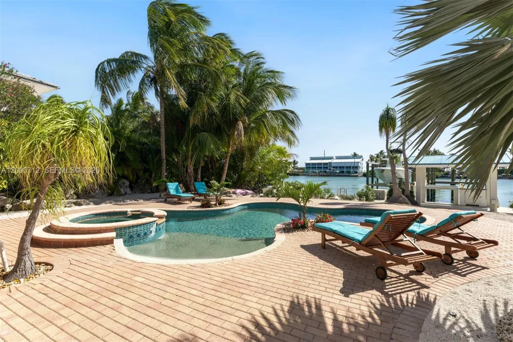 137 Sapodilla Dr Islamorada, FL 33036