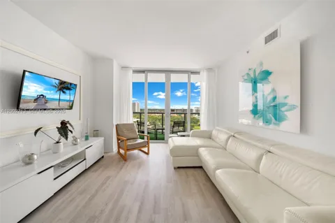 2602 E Hallandale Beach Blvd #R1104