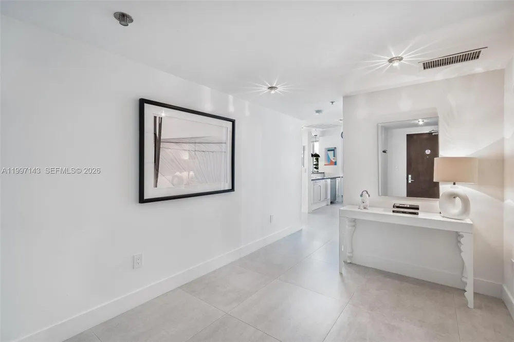 226 Ocean Dr #8F Miami Beach, FL 33139