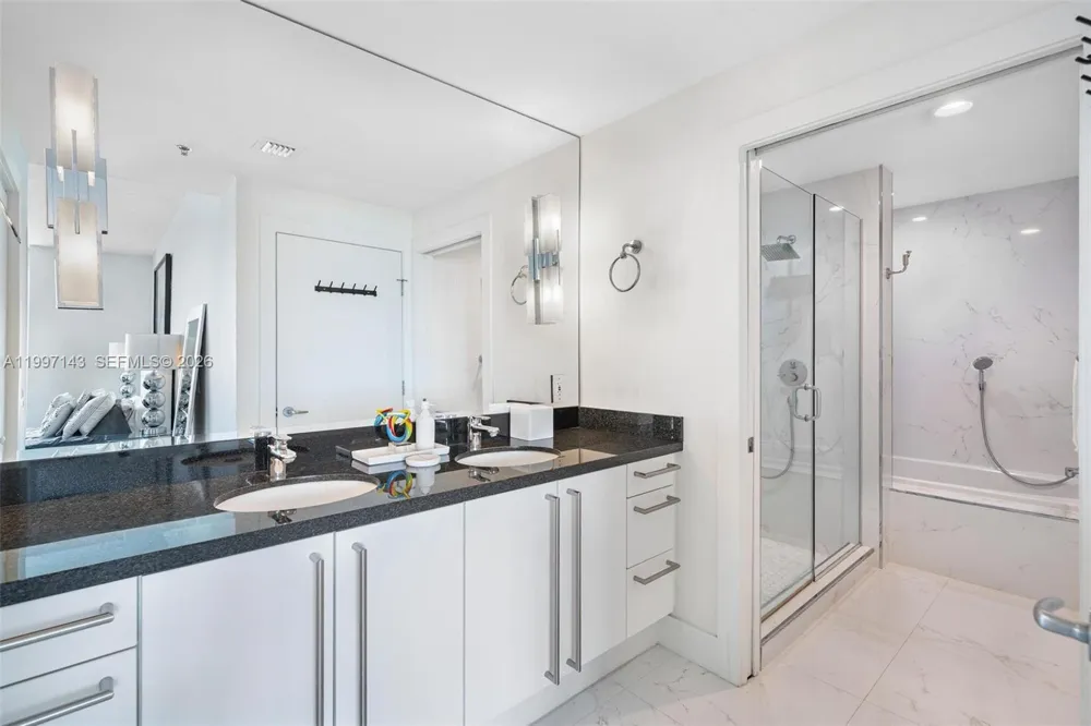 226 Ocean Dr #8F Miami Beach, FL 33139