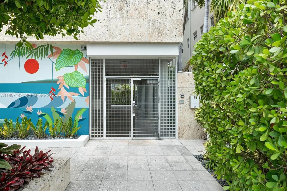 226 Ocean Dr #8F Miami Beach, FL 33139