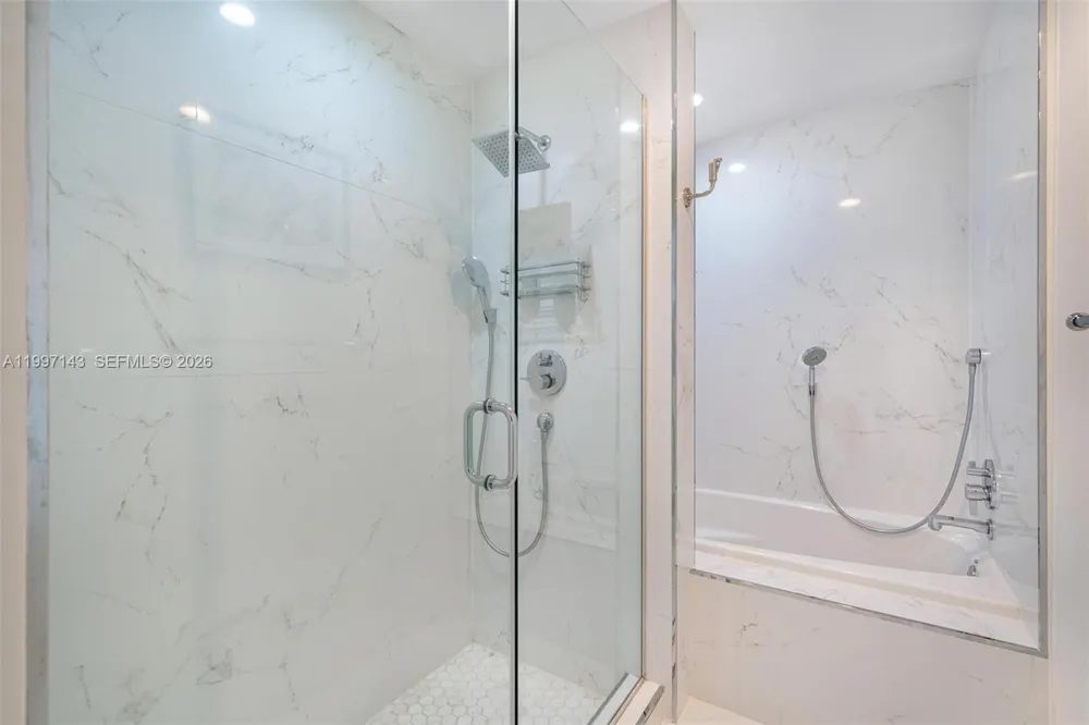 226 Ocean Dr #8F Miami Beach, FL 33139