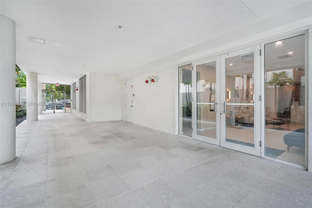 226 Ocean Dr #8F Miami Beach, FL 33139
