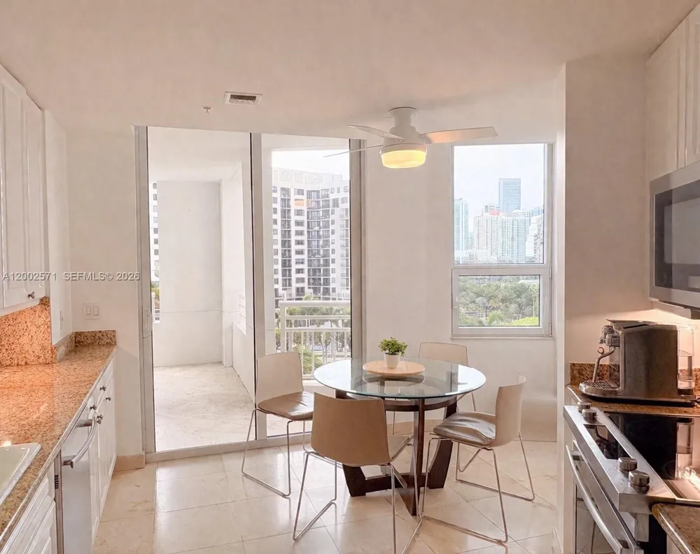 848 Brickell Key Dr #905 Miami, FL 33131