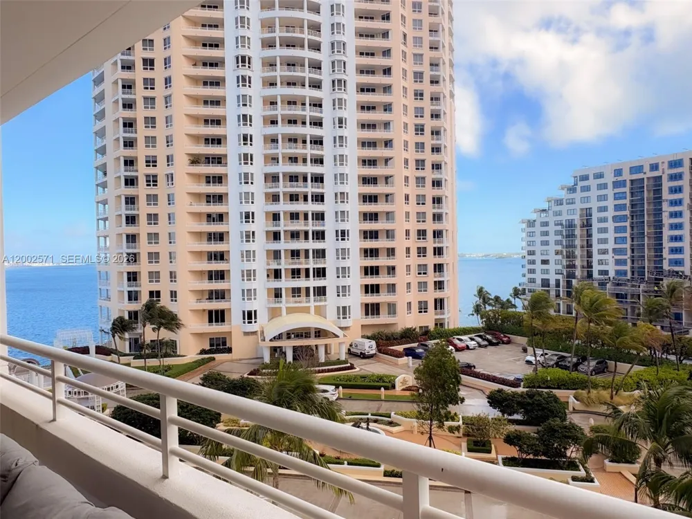 848 Brickell Key Dr #905 Miami, FL 33131