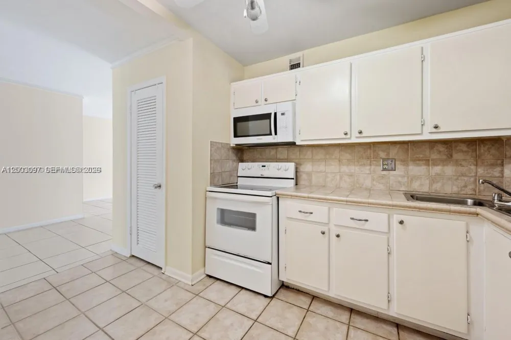 124 NE 19th Ct #114B Wilton Manors, FL 33305