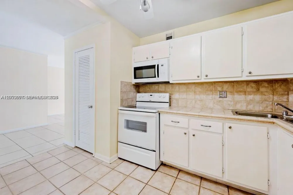 124 NE 19th Ct #114B Wilton Manors, FL 33305
