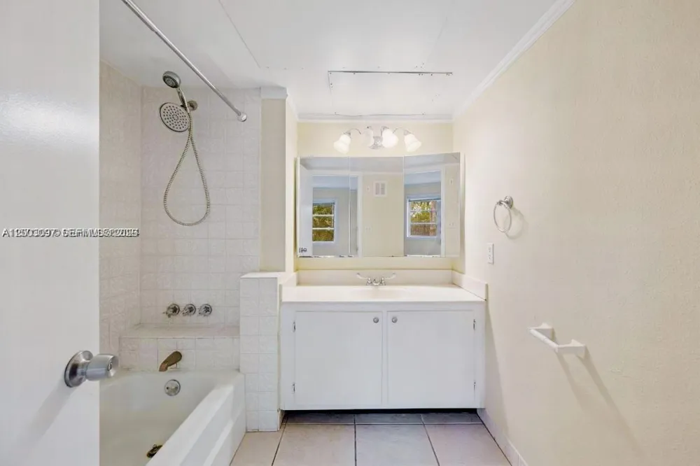 124 NE 19th Ct #114B Wilton Manors, FL 33305