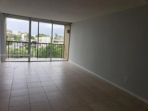 8840 Fontainebleau Blvd #402