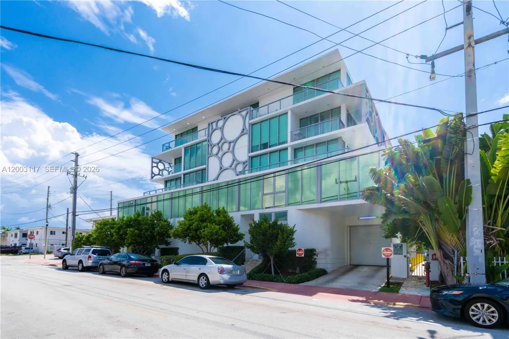 8425 Crespi Blvd Miami Beach, FL 33141