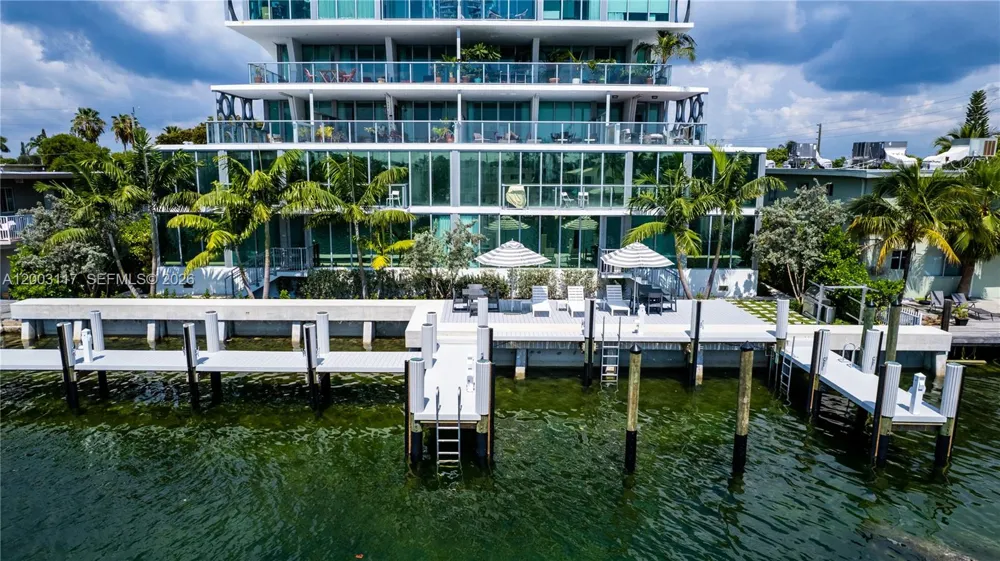 8425 Crespi Blvd Miami Beach, FL 33141