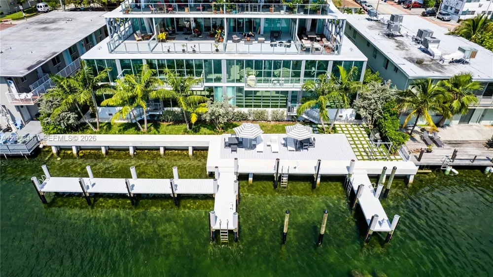 8425 Crespi Blvd Miami Beach, FL 33141