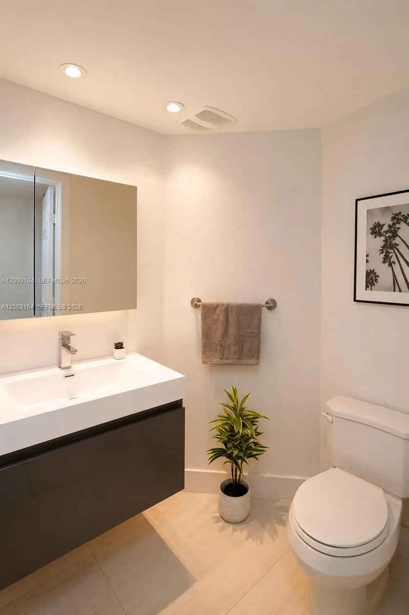 3370 Hidden Bay Dr #213 Aventura, FL 33180