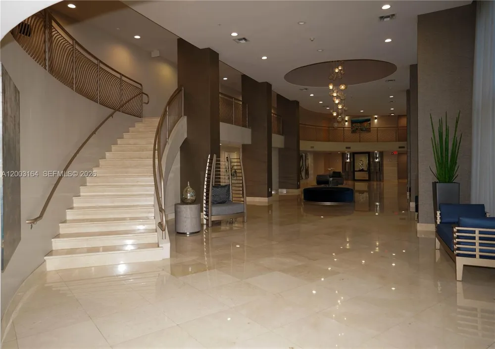 3370 Hidden Bay Dr #213 Aventura, FL 33180