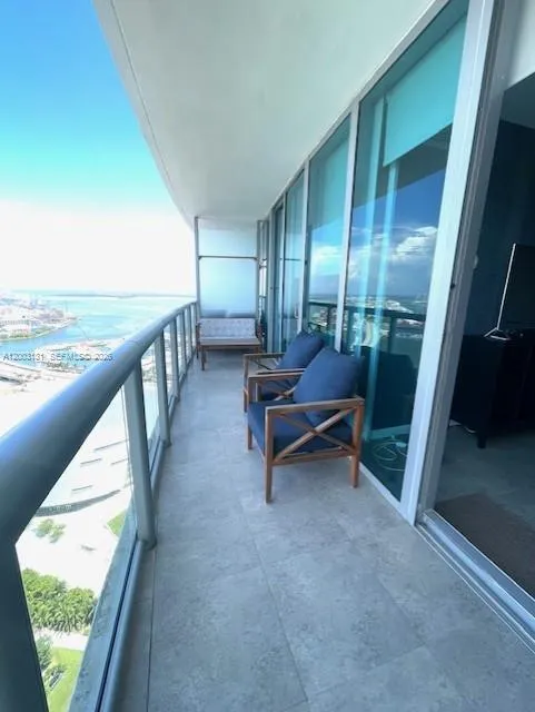 888 Biscayne Blvd #4310 Miami, FL 33132