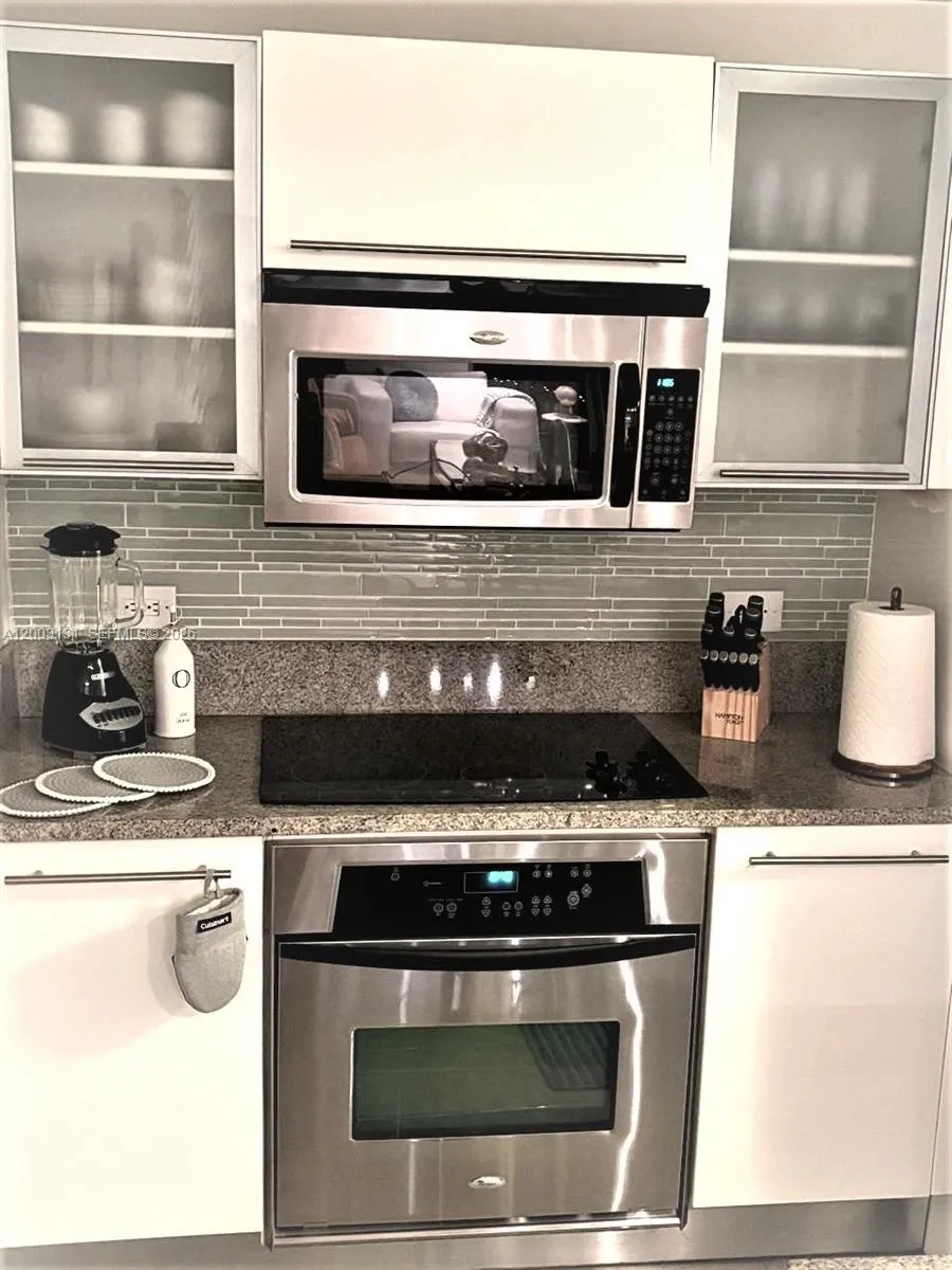 888 Biscayne Blvd #4310 Miami, FL 33132