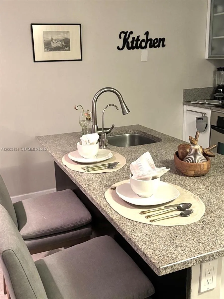 888 Biscayne Blvd #4310 Miami, FL 33132