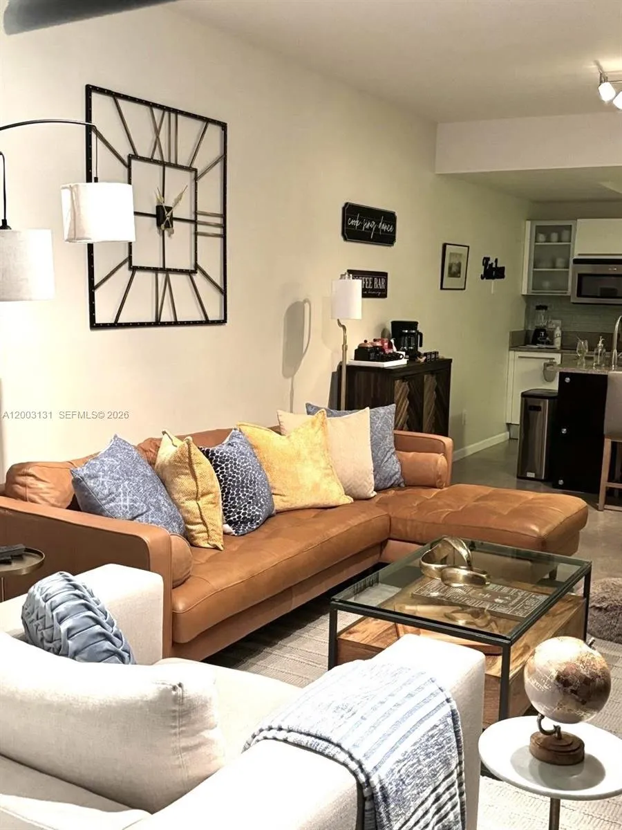 888 Biscayne Blvd #4310 Miami, FL 33132