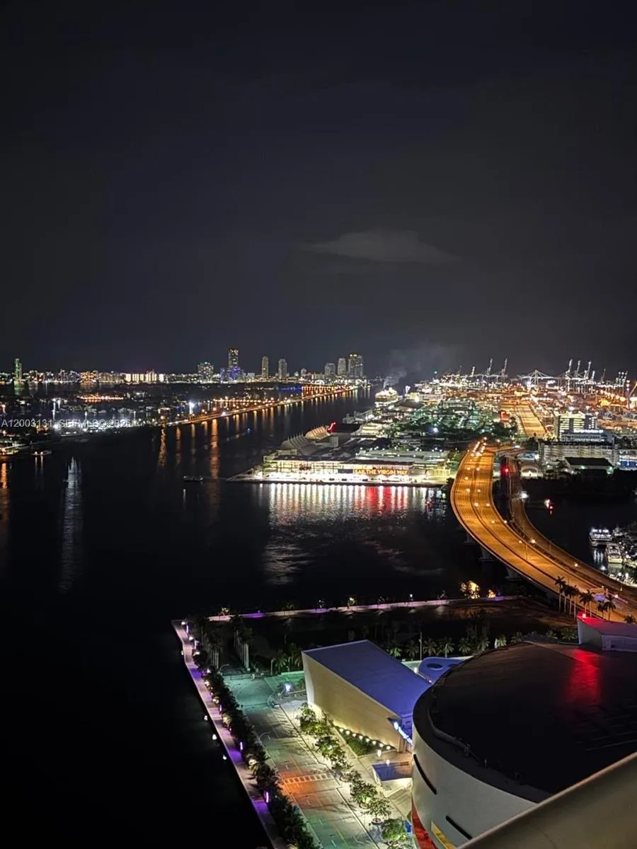 888 Biscayne Blvd #4310 Miami, FL 33132