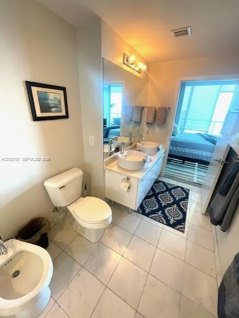888 Biscayne Blvd #4310 Miami, FL 33132