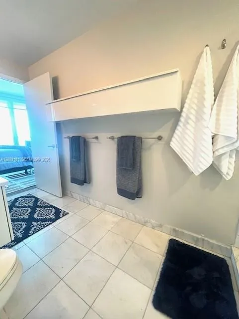 888 Biscayne Blvd #4310 Miami, FL 33132