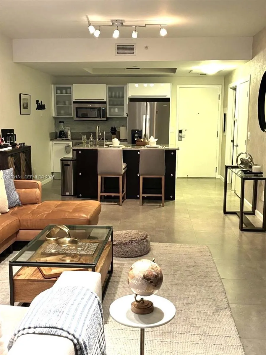 888 Biscayne Blvd #4310 Miami, FL 33132