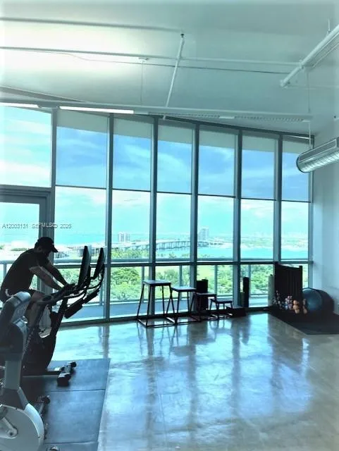 888 Biscayne Blvd #4310 Miami, FL 33132