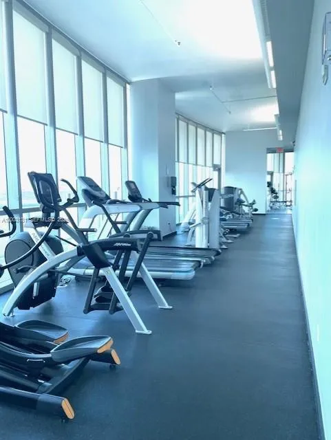 888 Biscayne Blvd #4310 Miami, FL 33132