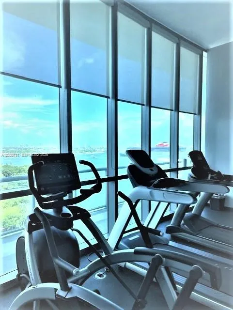 888 Biscayne Blvd #4310 Miami, FL 33132