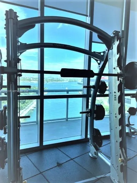 888 Biscayne Blvd #4310 Miami, FL 33132