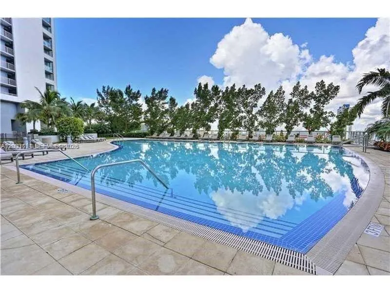 888 Biscayne Blvd #4310 Miami, FL 33132