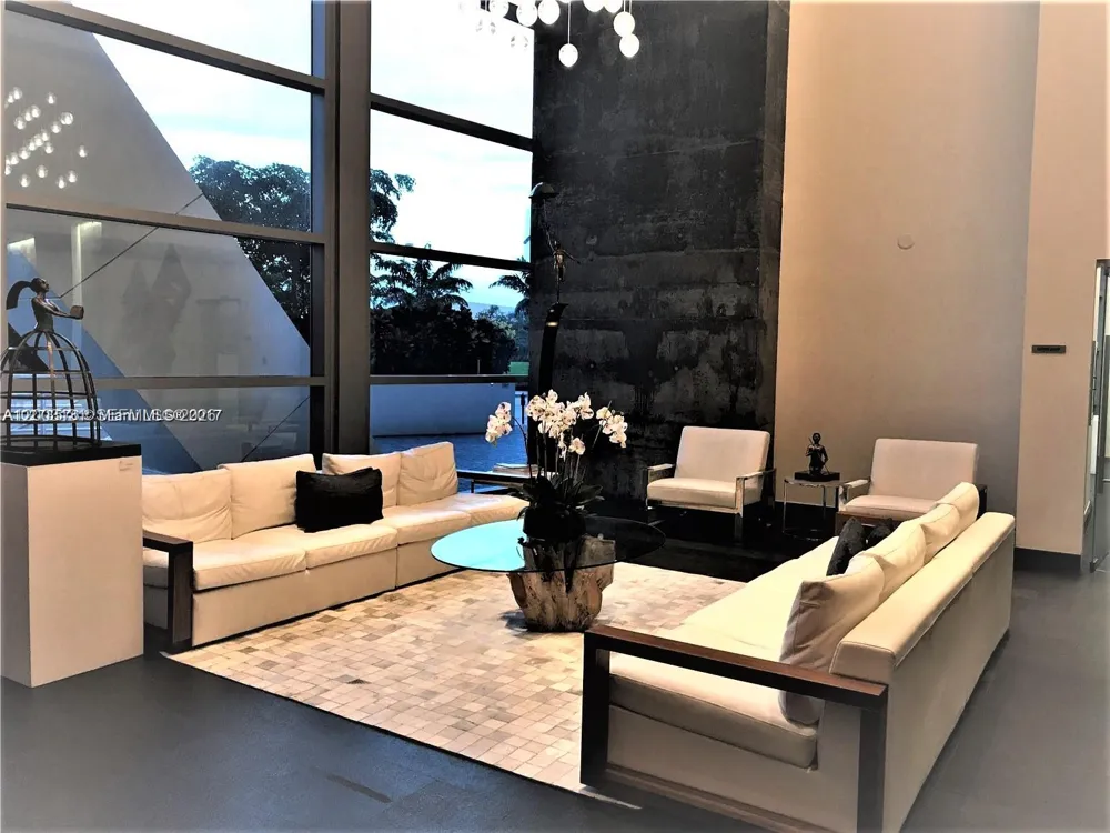888 Biscayne Blvd #4310 Miami, FL 33132