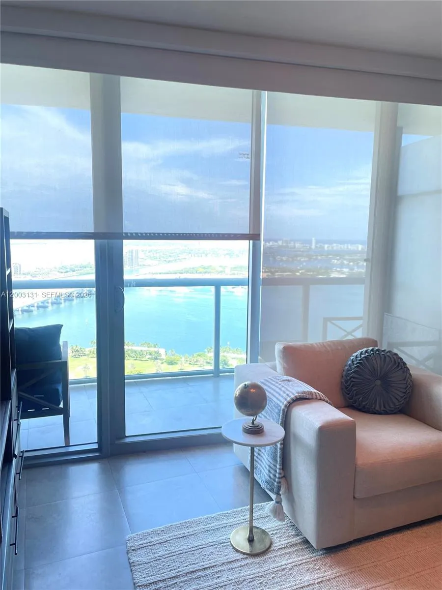 888 Biscayne Blvd #4310 Miami, FL 33132