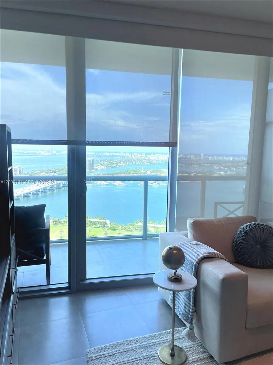 888 Biscayne Blvd #4310 Miami, FL 33132
