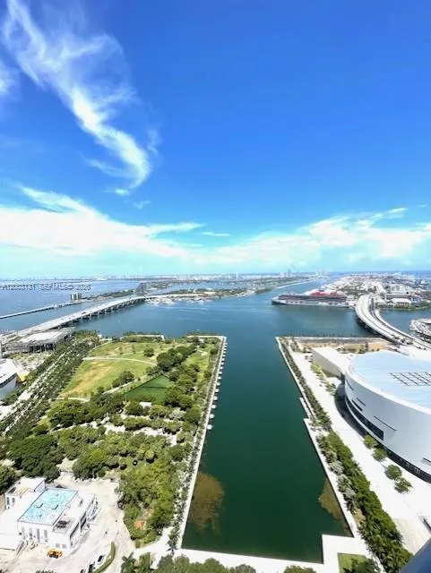 888 Biscayne Blvd #4310 Miami, FL 33132