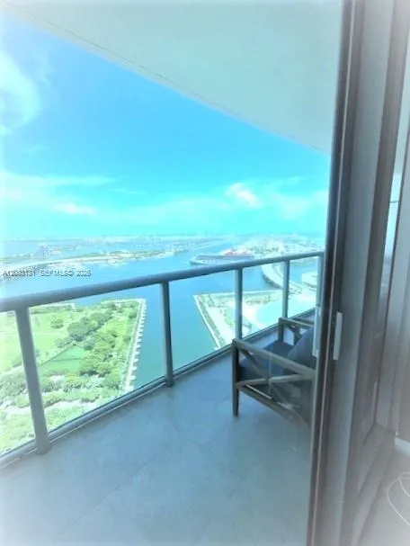 888 Biscayne Blvd #4310 Miami, FL 33132