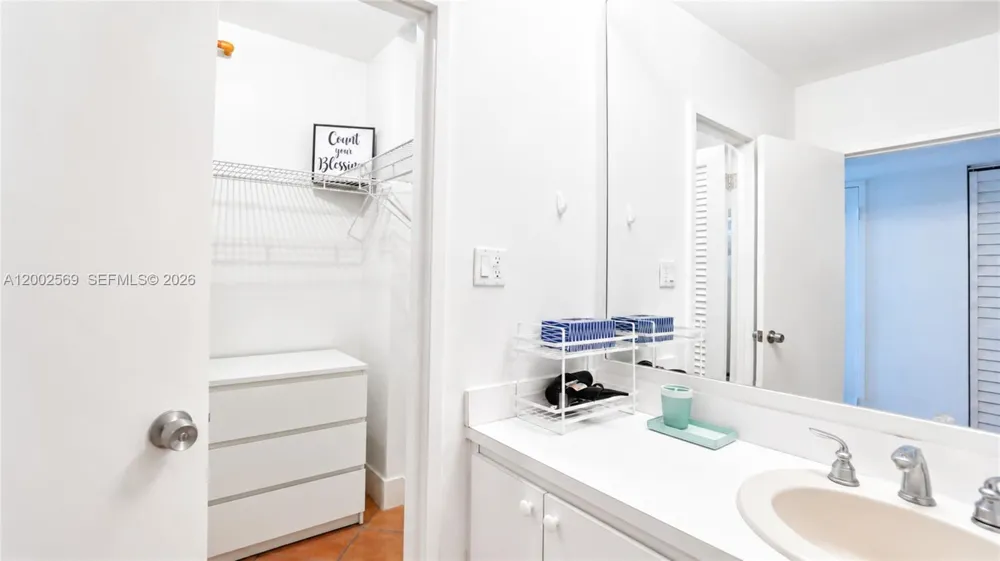 100 Lincoln Rd #1209 Miami Beach, FL 33139