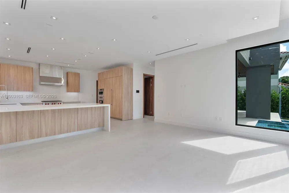 760 Woodcrest Rd Key Biscayne, FL 33149