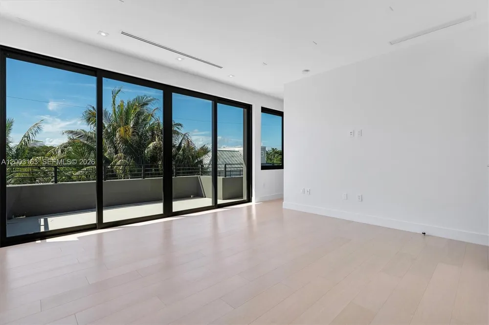 760 Woodcrest Rd Key Biscayne, FL 33149
