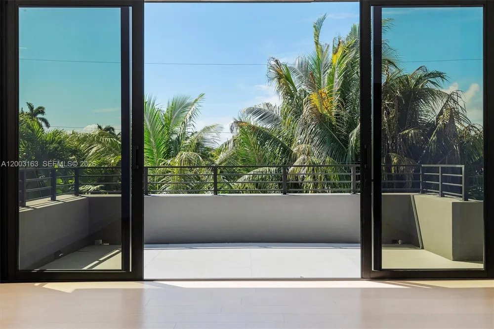 760 Woodcrest Rd Key Biscayne, FL 33149
