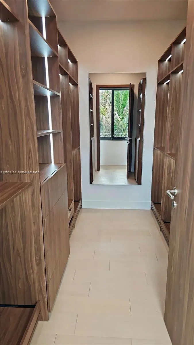 760 Woodcrest Rd Key Biscayne, FL 33149