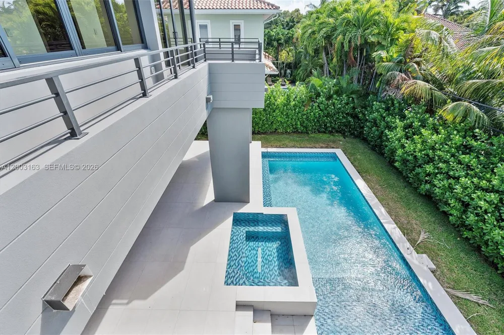 760 Woodcrest Rd Key Biscayne, FL 33149