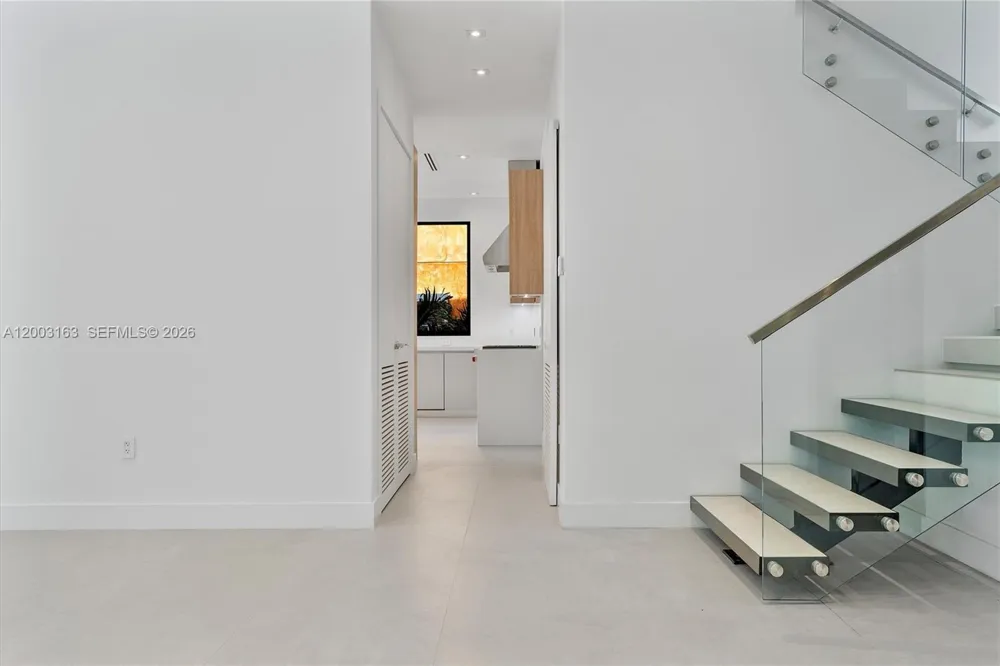 760 Woodcrest Rd Key Biscayne, FL 33149