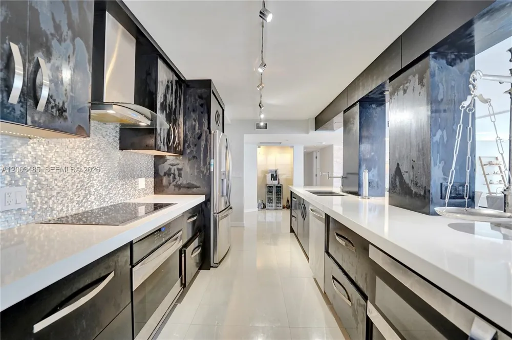 2751 S Ocean Dr #908S Hollywood, FL 33019