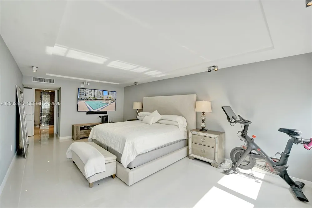 2751 S Ocean Dr #908S Hollywood, FL 33019