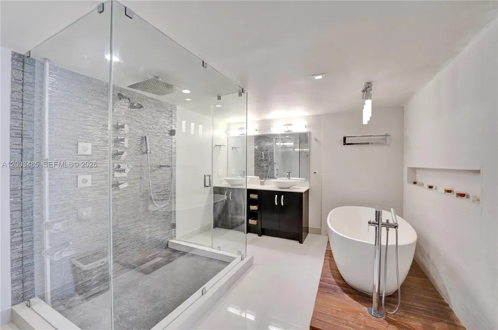 2751 S Ocean Dr #908S Hollywood, FL 33019